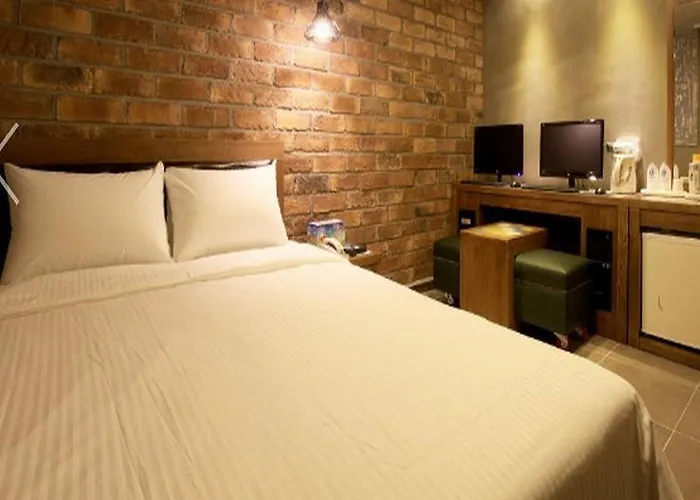 Reem Hotel 2*